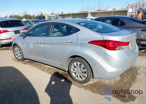 2013 Hyundai Elantra Gls/Limited z USA, uszkodzony, nr VIN 5NPDH4AE2DH185804